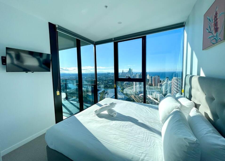 Stunning Oceanview 2br In The Heart Of Broadbeach 44f Apartment